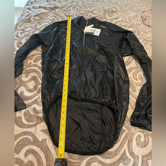 Santic Cycling Jacket – Size S | Lightweight, Full Zipper, Reflective Detailing - Picture 11 of 16